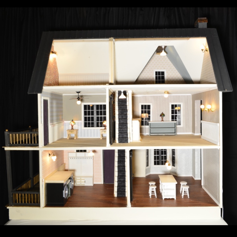 Victoria’s Farmhouse Dollhouse - Picture 7 of 9